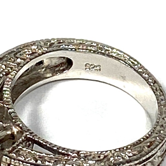 925 Sterling Silver Ring Size 6 CZs Square Clear Blue  Edged Design 7.20g - Picture 3 of 12